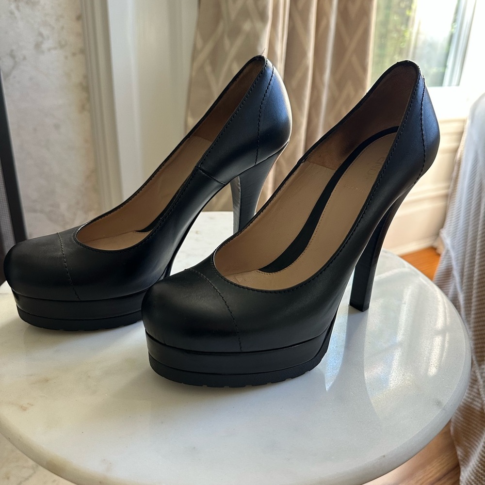 FENDI Black Platform Pumps 38.5
